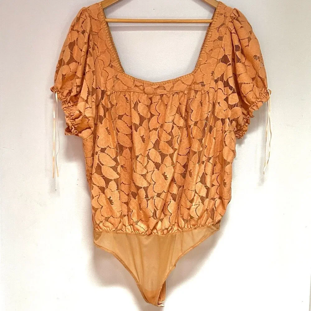 Free People Intimately Meet Me At Noon Lace Bodysuit Peach Puff‎ Sleeve M